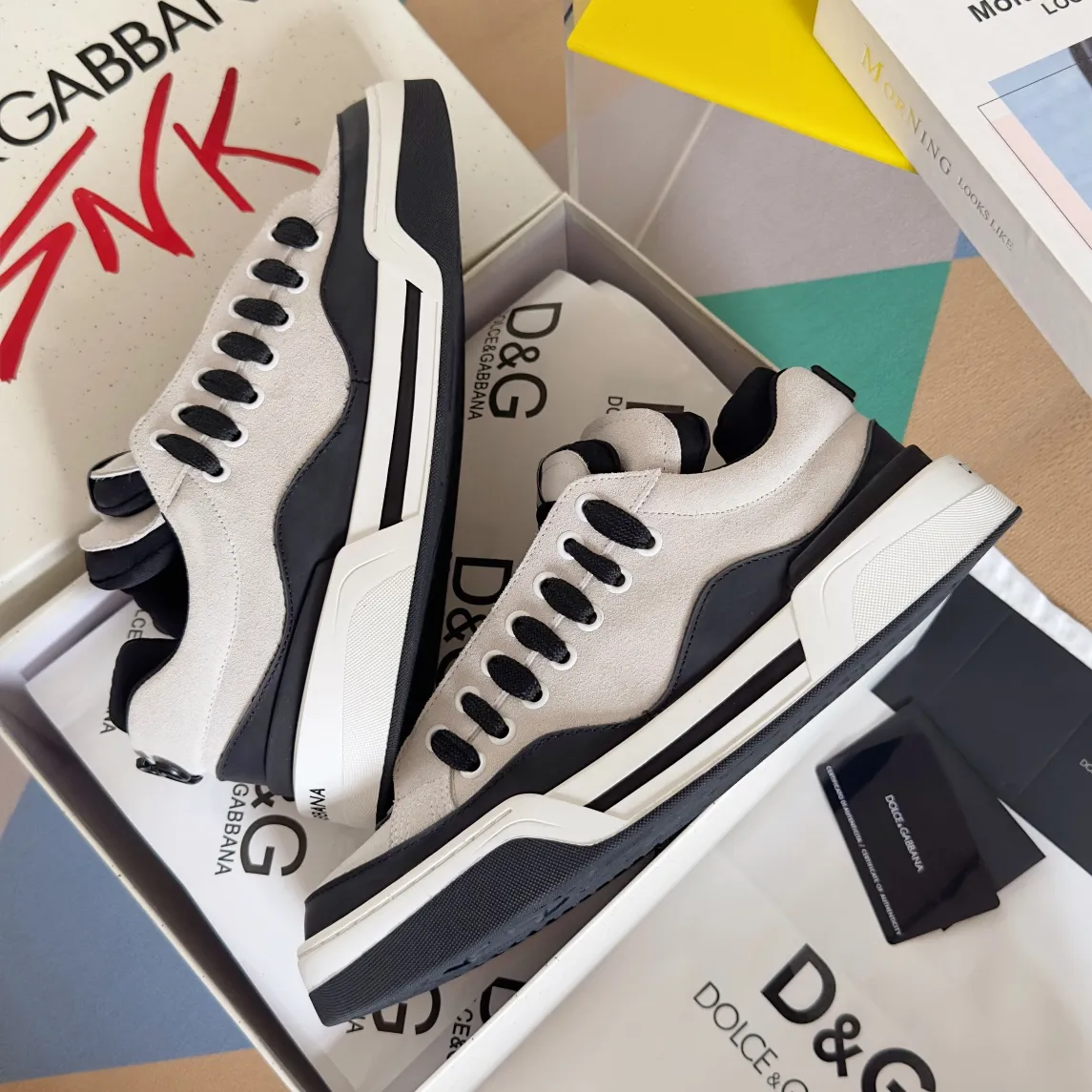 Factory price: 458💰D&G's latest Cushion series casual sports shoes, dad shoes, running shoes, original purchase and development, production, handmade, but always looking to the future. The new Cushion sneakers feature a two-tone suede upper accented by a mesh contrasting printed DG cross logo on the side. The lightweight, grippy rubber outsole adopts an innovative design to provide excellent performance, and the jacquard label adds timeless style. Exquisite packaging at the delivery counter🛍📦 ▪️ Fabric: Original custom-made first-layer cowhide ▪️ Lining: Original custom-made breathable towel lining ▪️ Sole: Original open-molded rubber material ▪️ Bottom thickness: 3.5CM ▪️ Size: Men's 38-45